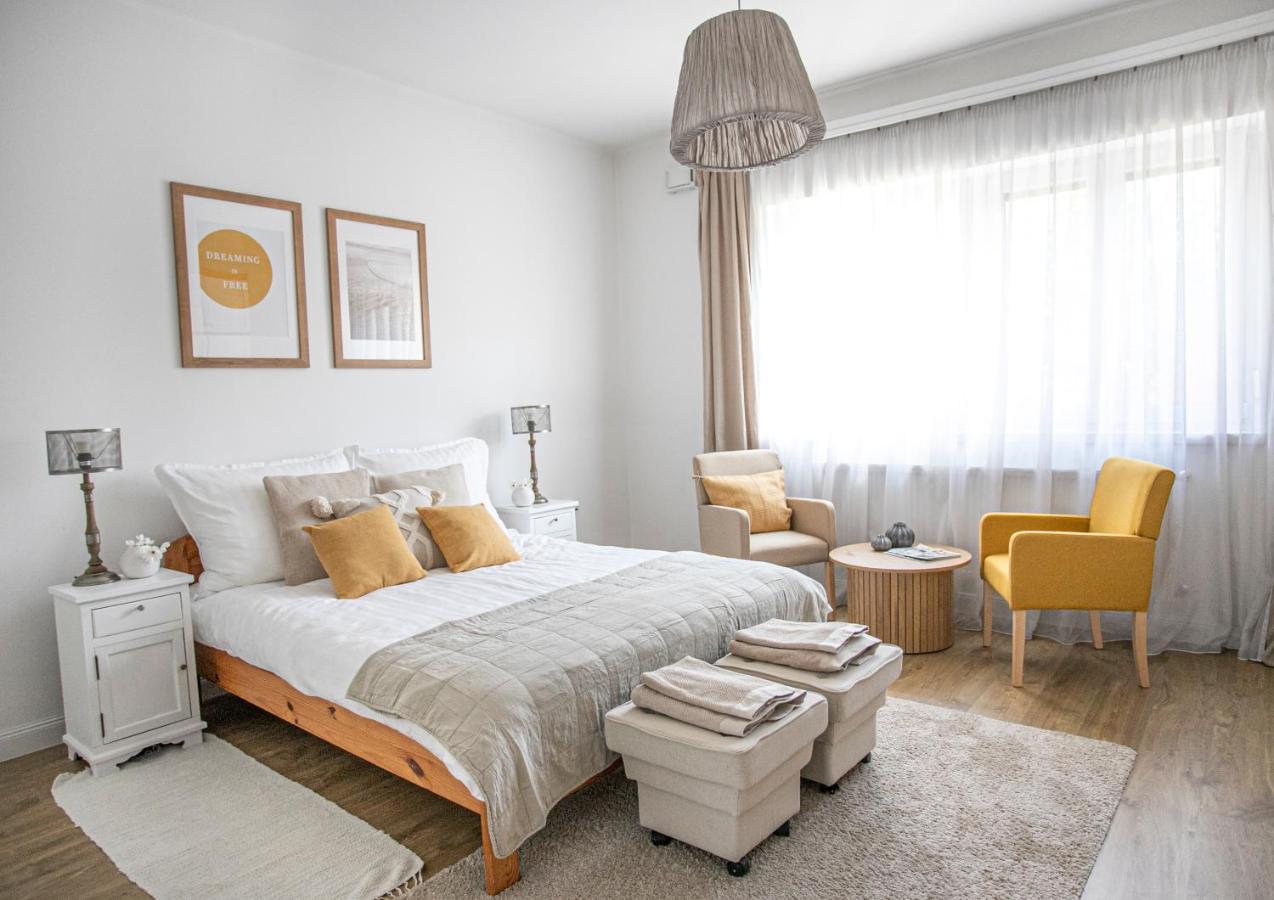 Cozy Airport Apartment Vecses Exterior photo